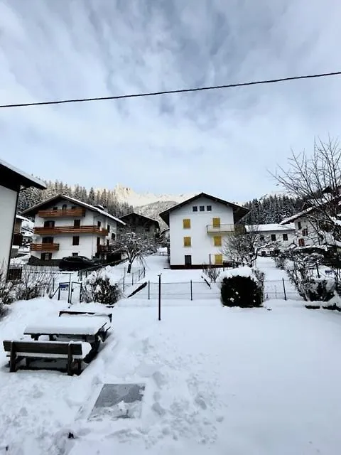 Apartamento SUITE DOLOMITI Appartamento Falcade